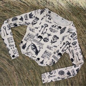 Witchy Graphic Print Long Sleeve Crop Top